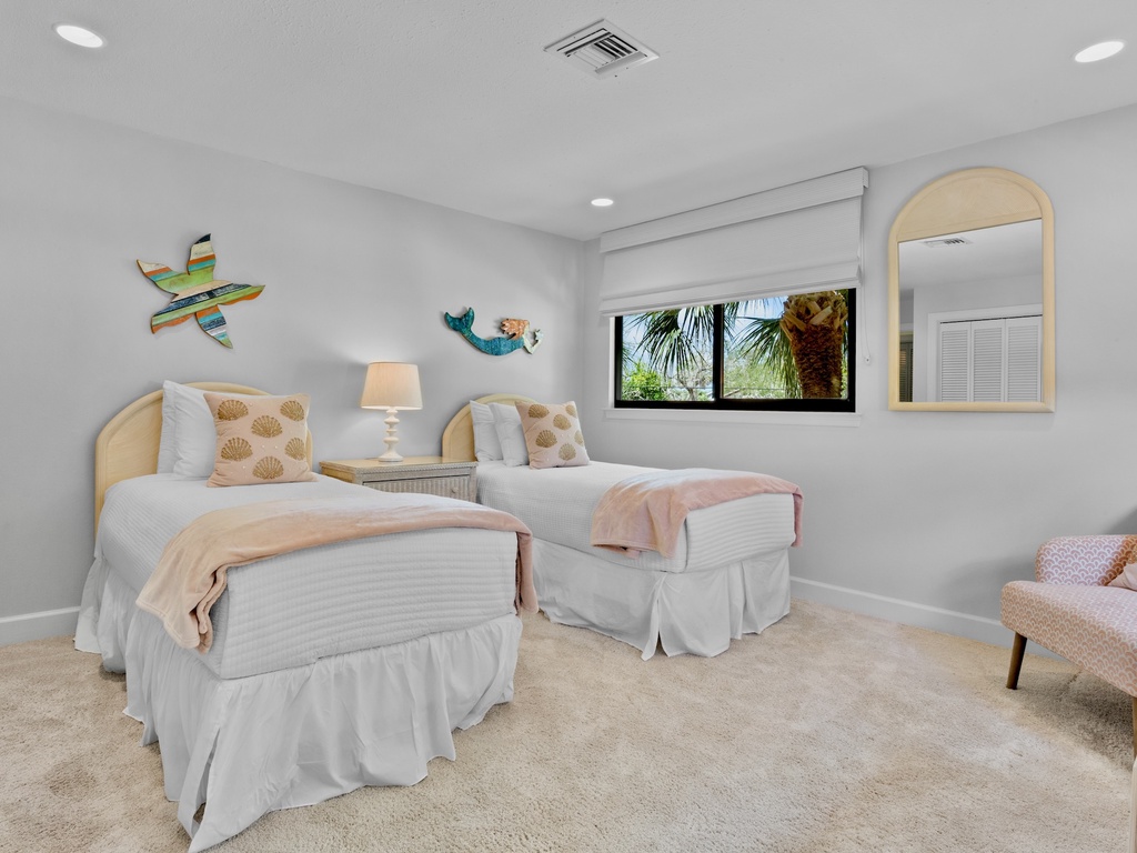 Third Bedroom (2nd Floor), Two Twin beds