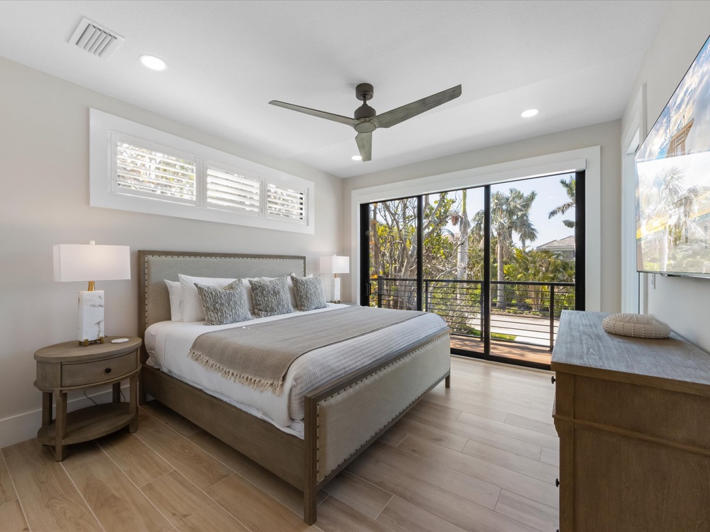 Second Bedroom, King