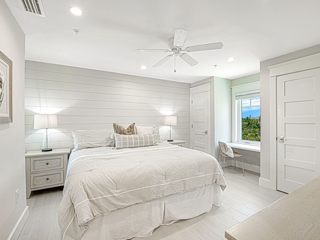 Second Bedroom (3rd Floor), King Bedroom