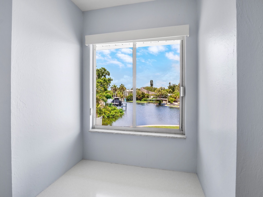 Fourth Bedroom, Full