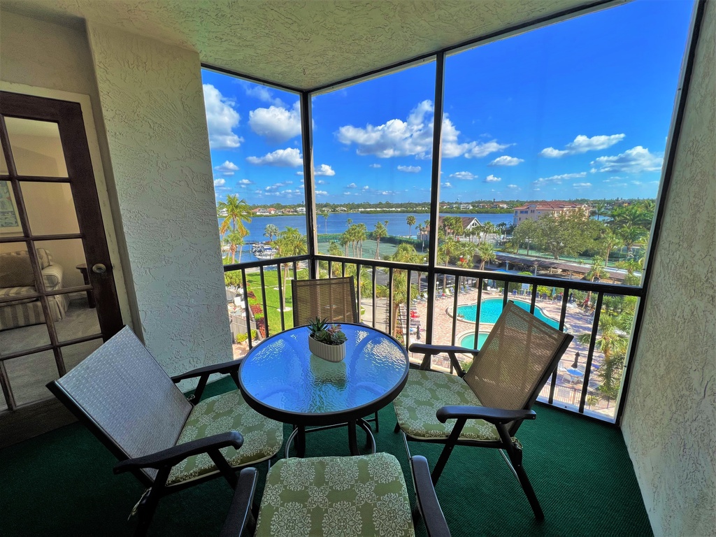 Screened-in Balcony with Views