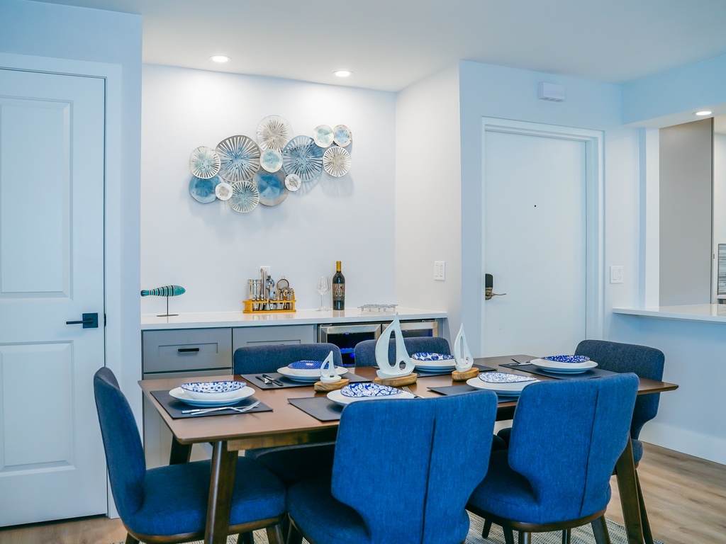 Elegant table seating six