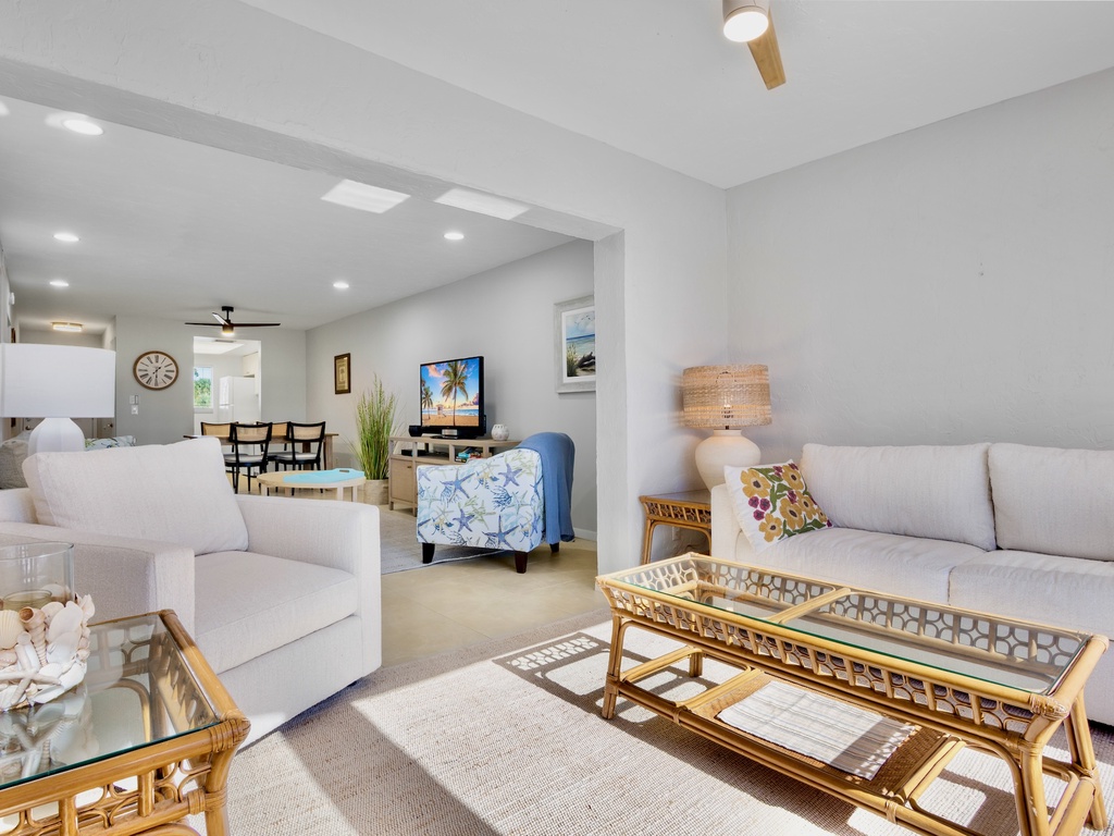 Sunset Royale 208 by Tropical Sands Accommodations