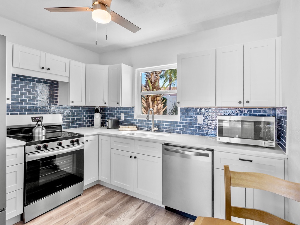 Fully equipped modern kitchen