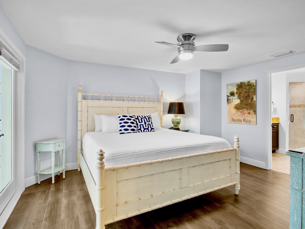 Second Bedroom, King