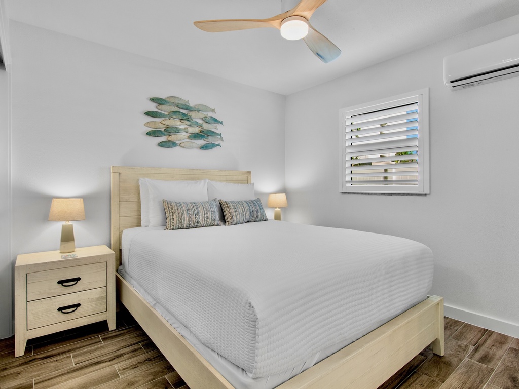 Primary Bedroom - Queen