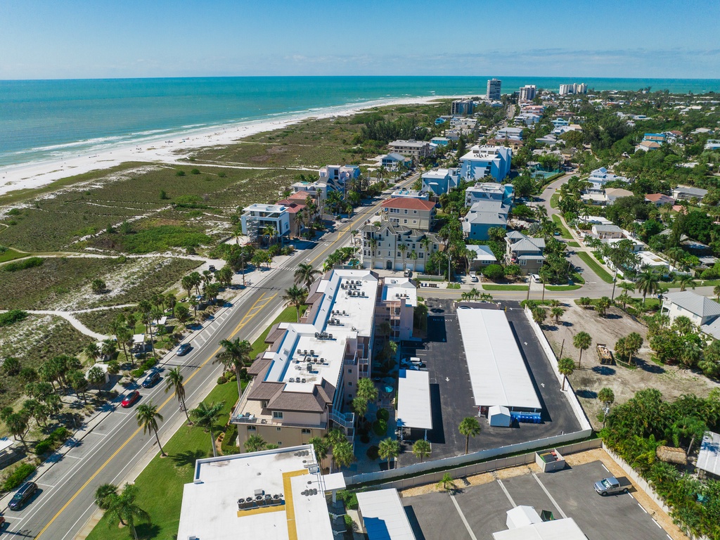 Sunset Royale - Tropical Sands Accommodations
