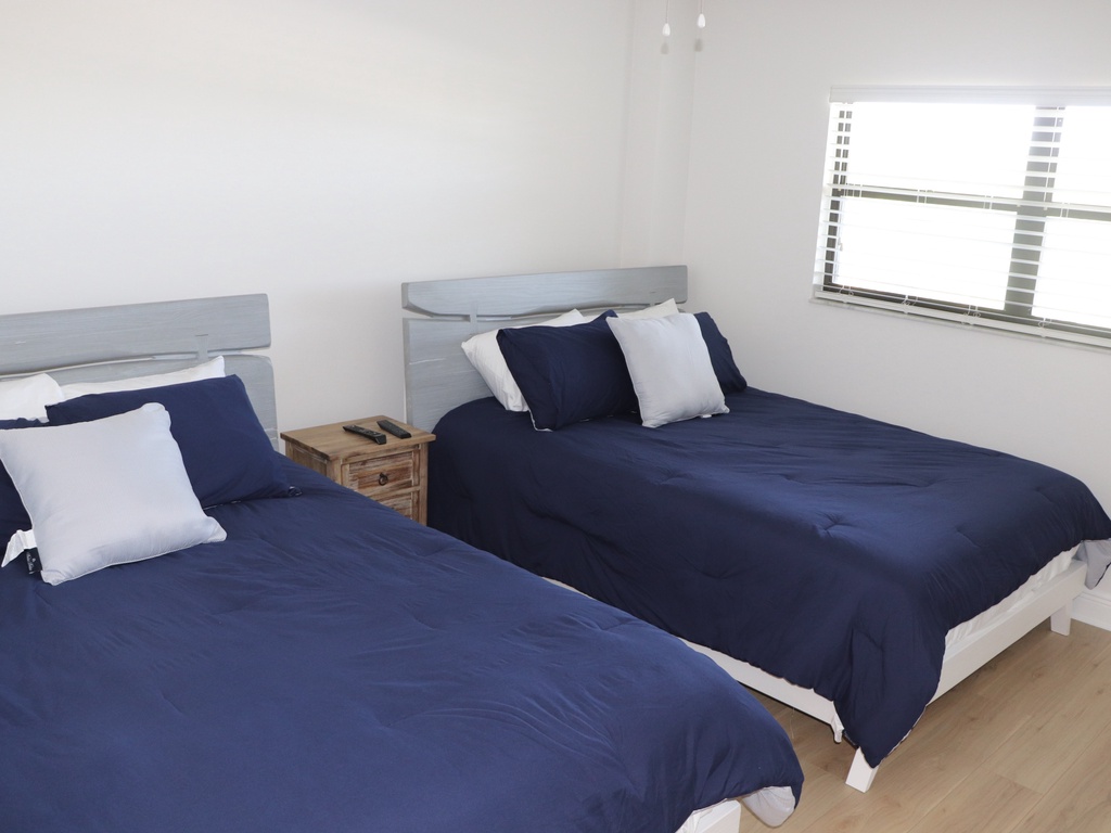 Guest Bedroom, 2 Queen beds
