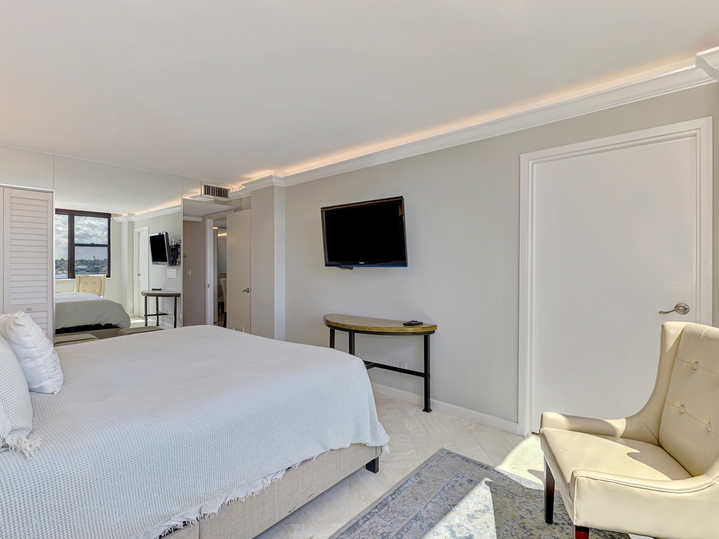Primary Bedroom, King