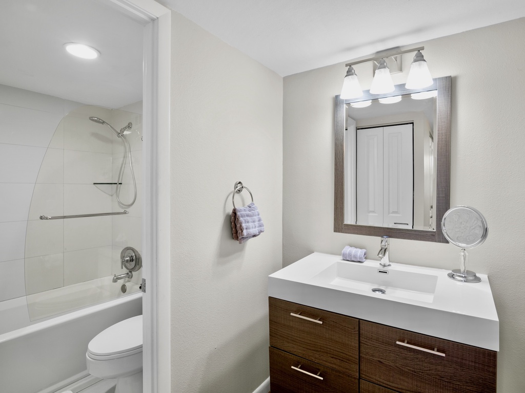 Primary Bathroom, Ensuite
