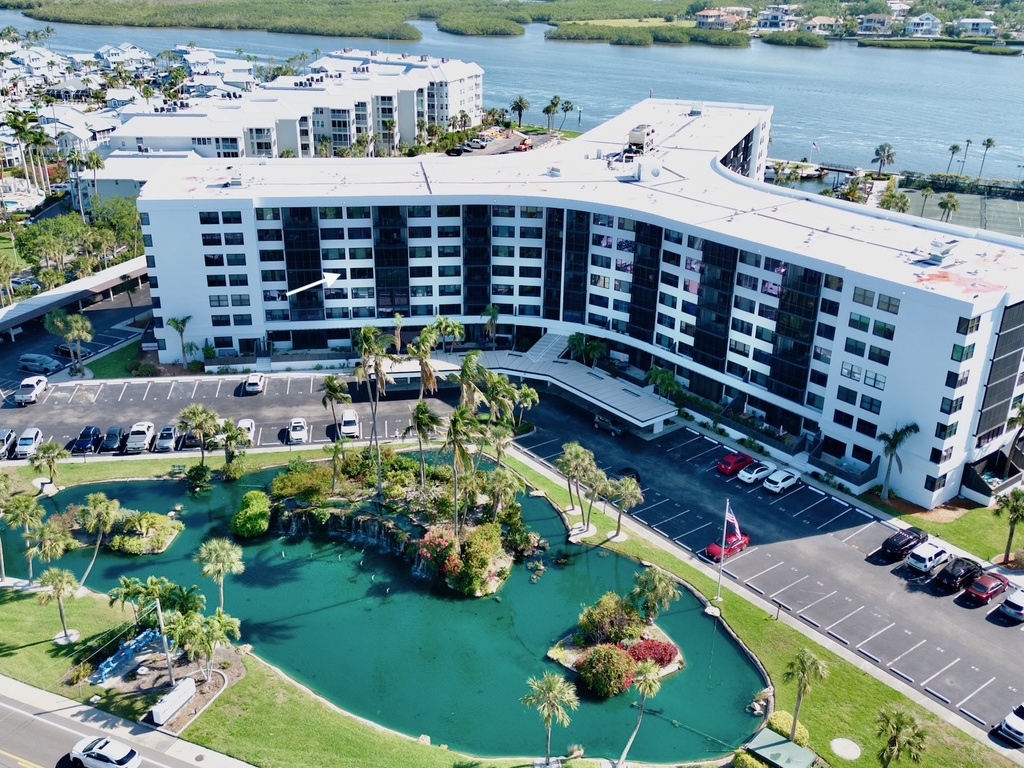 Harbor Towers 420 by Tropical Sands Accommodations
