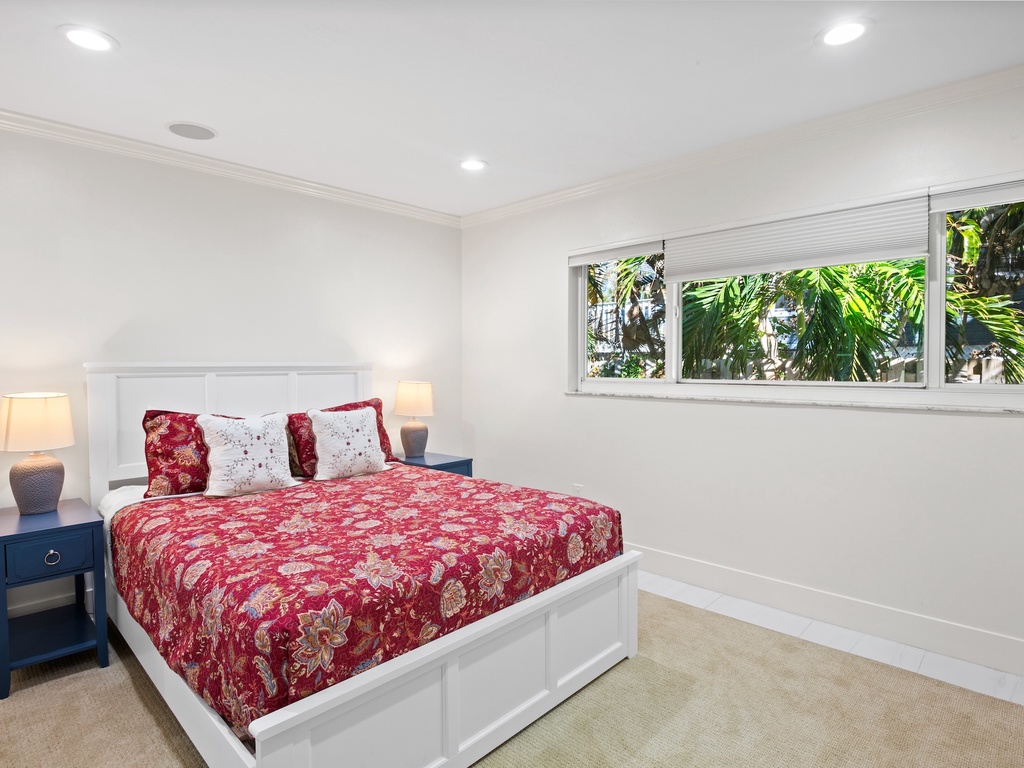 Bonus Room, Queen