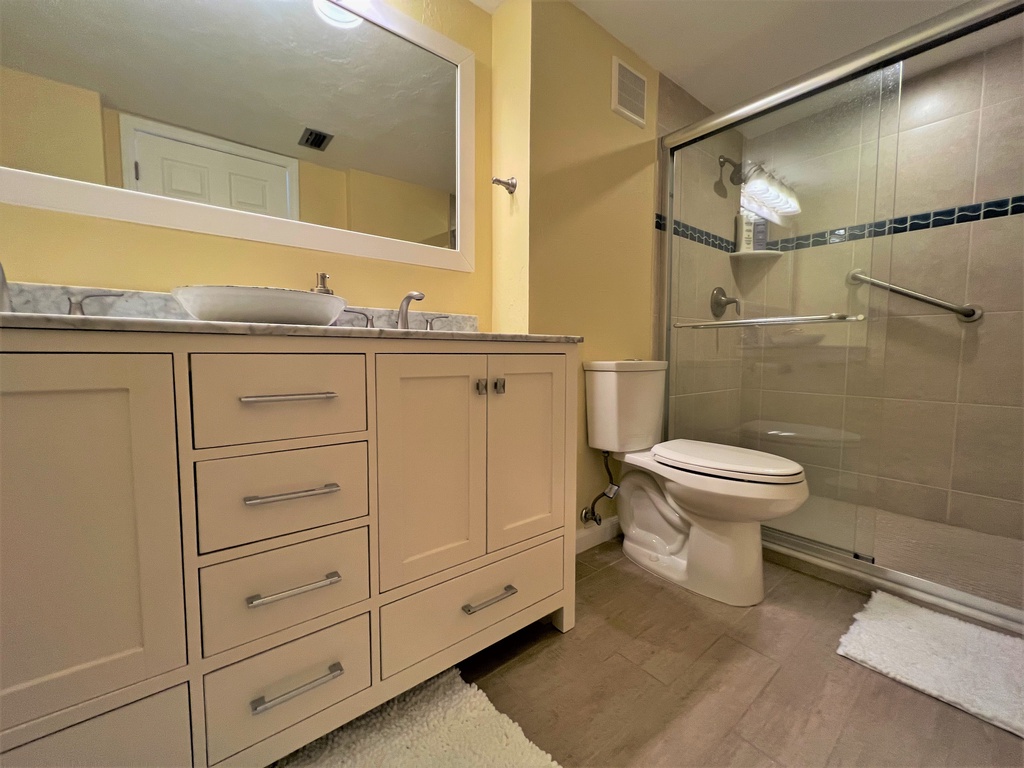 Primary Bathroom, Ensuite