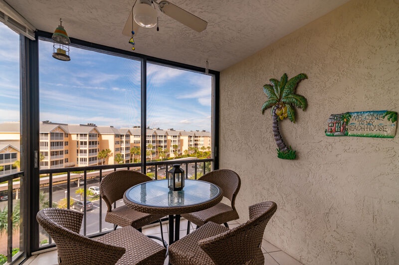 Private Balcony - Outdoor Dining Area