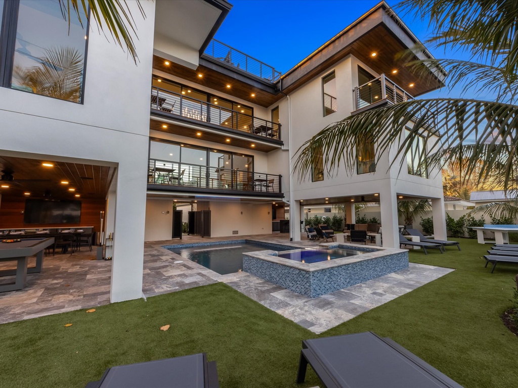 Lido Luxe Estate by Lido Key Vacations
