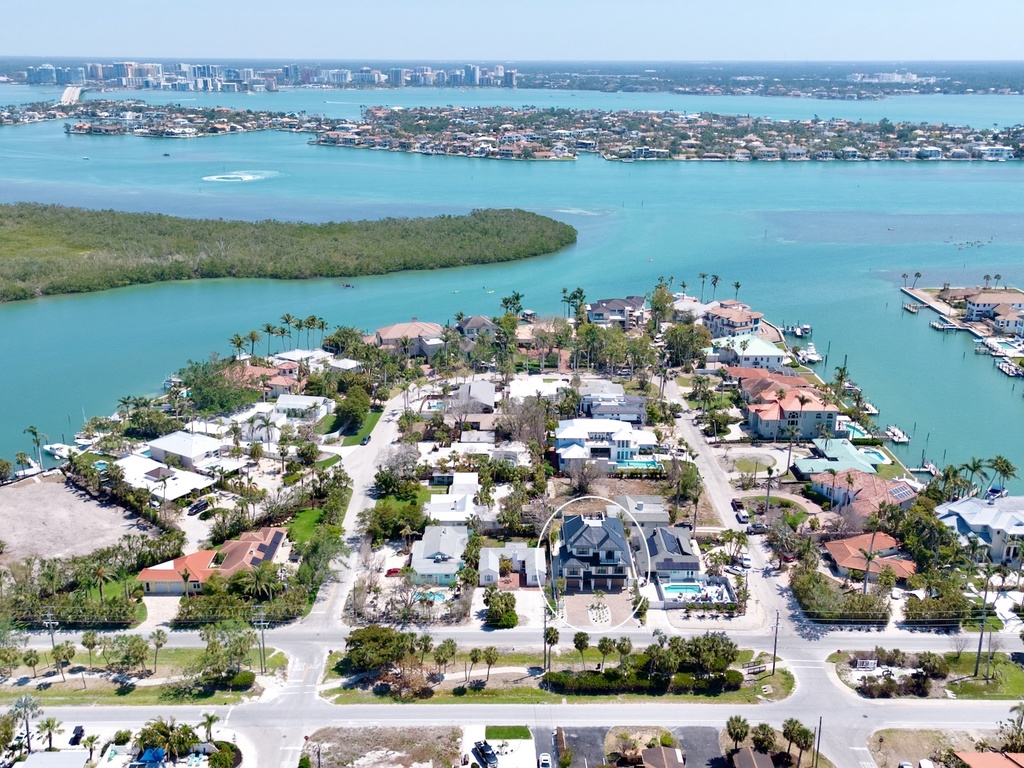 Aqua Breeze by Lido Key Vacations