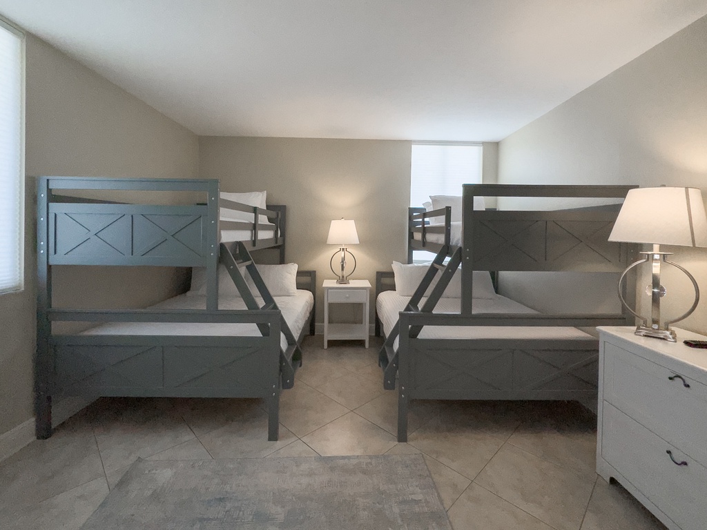 Second Bedroom - Two Twin/ Queen Bunks