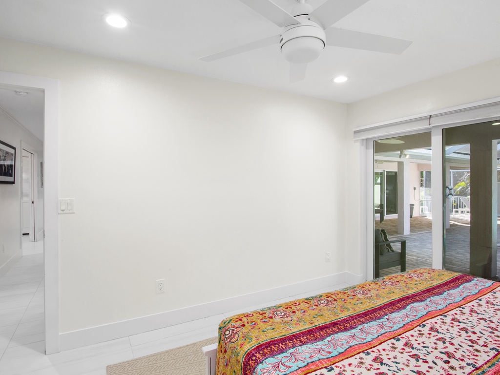 Second Bedroom, King