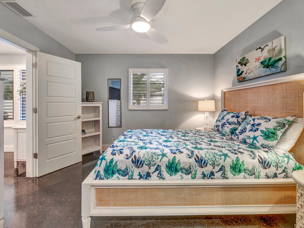 Primary Bedroom, King Bed with Ensuite Bathroom
