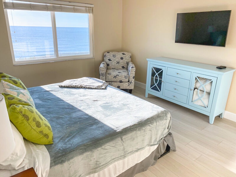 Primary Bedroom, King bed