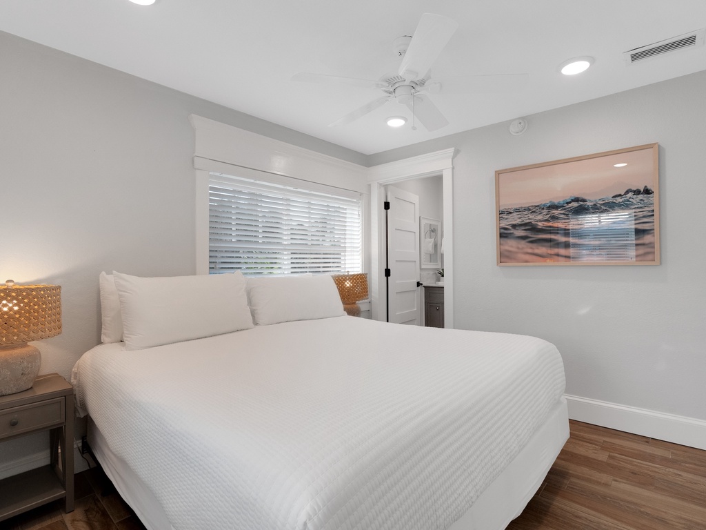 Second Bedroom, King