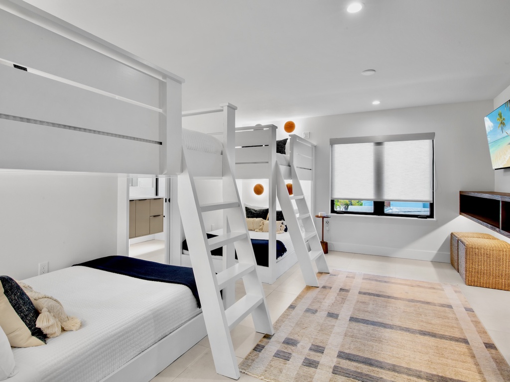 Fifth Bedroom, Two Full over Full beds
