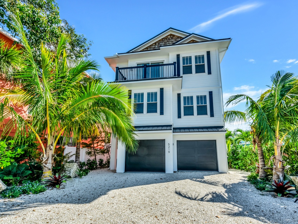 Talk To The Sand by Siesta Key Luxury Rental Properties