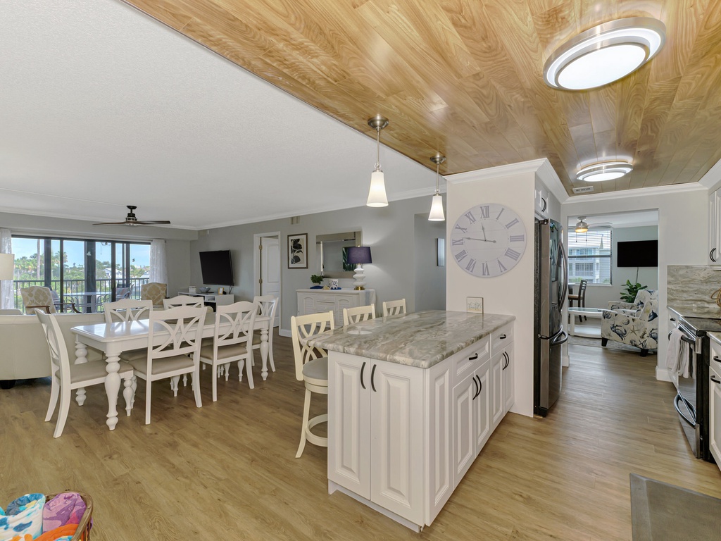 Harbor Towers 418