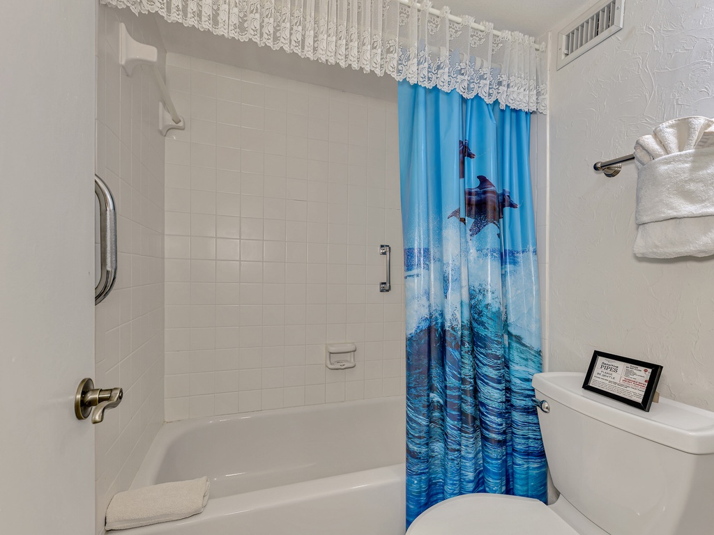 Full Bathroom 1, shower