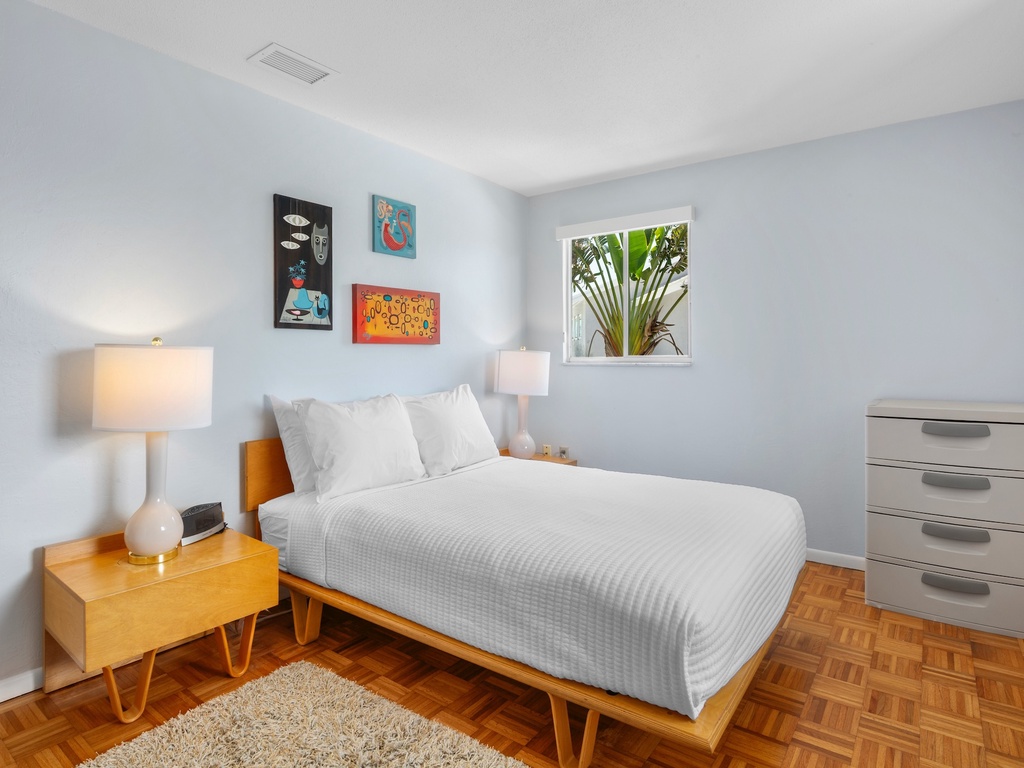 Fourth Bedroom, Full