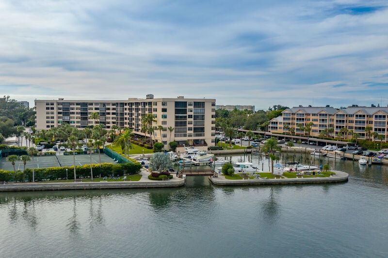 Harbor Towers - By Tropical Sands Accommodations