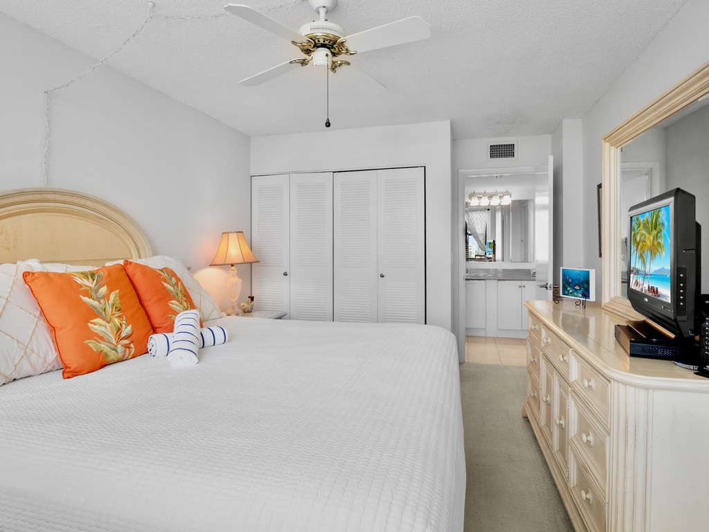 Harbor Towers Unit 525 by Tropical Sands Accommodations