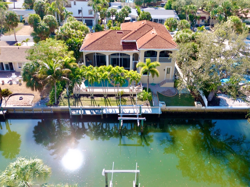 Treasure on the Canal by Siesta Luxury Rental Properties