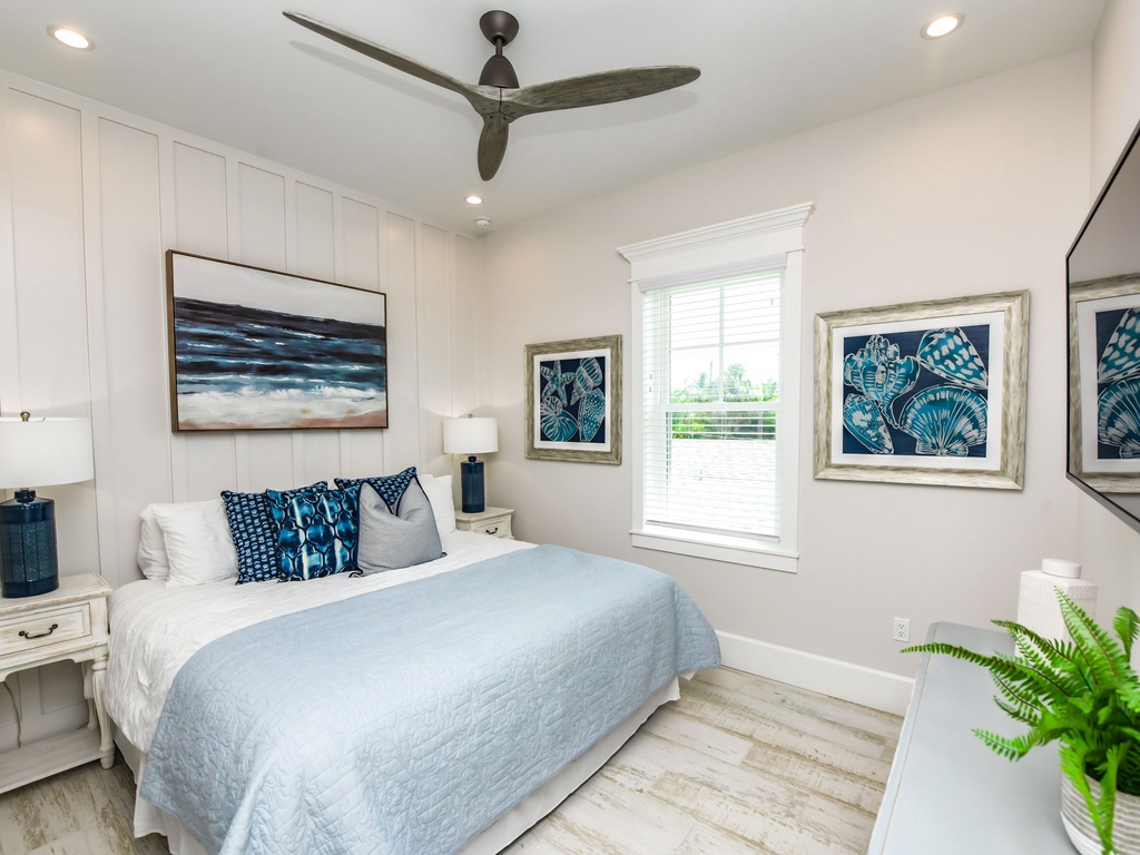 Fourth Bedroom (2nd floor), King bed