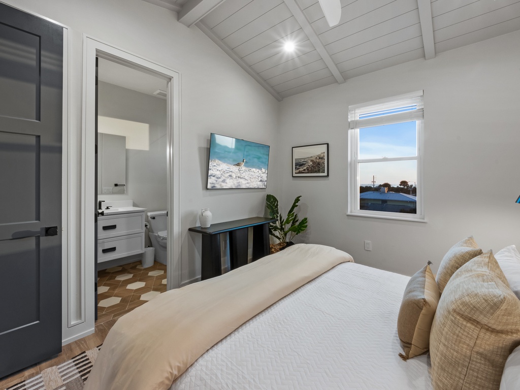 Fifth Bedroom - King