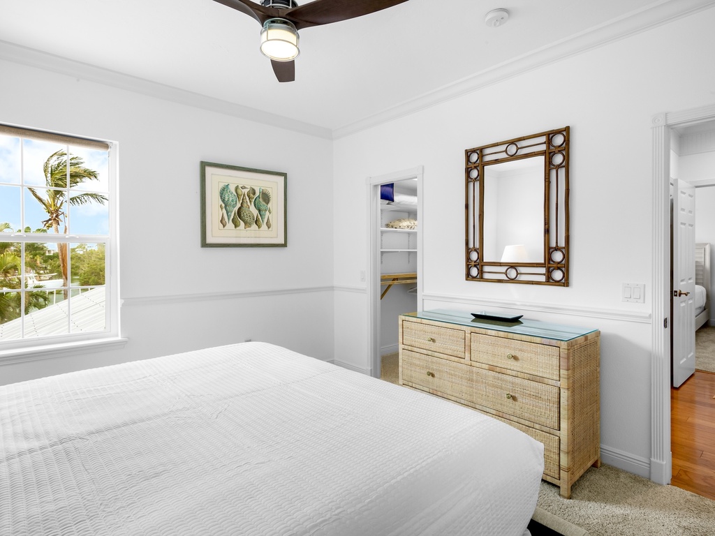 Second Bedroom, King