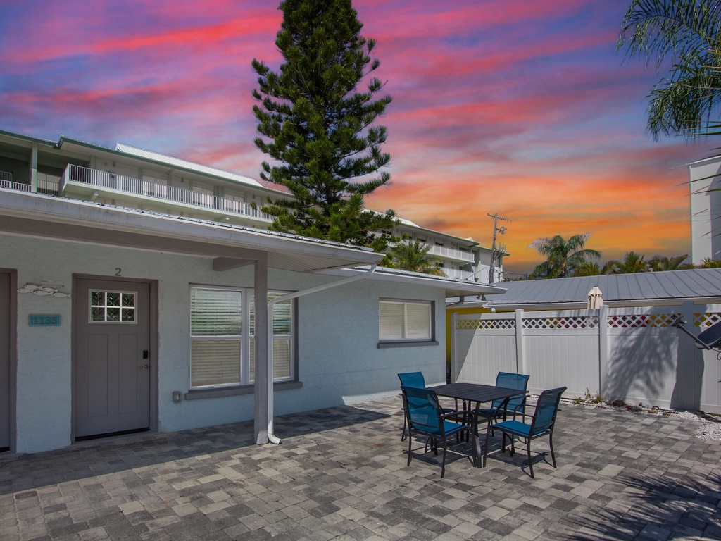 Main Entrance with Outdoor Dining