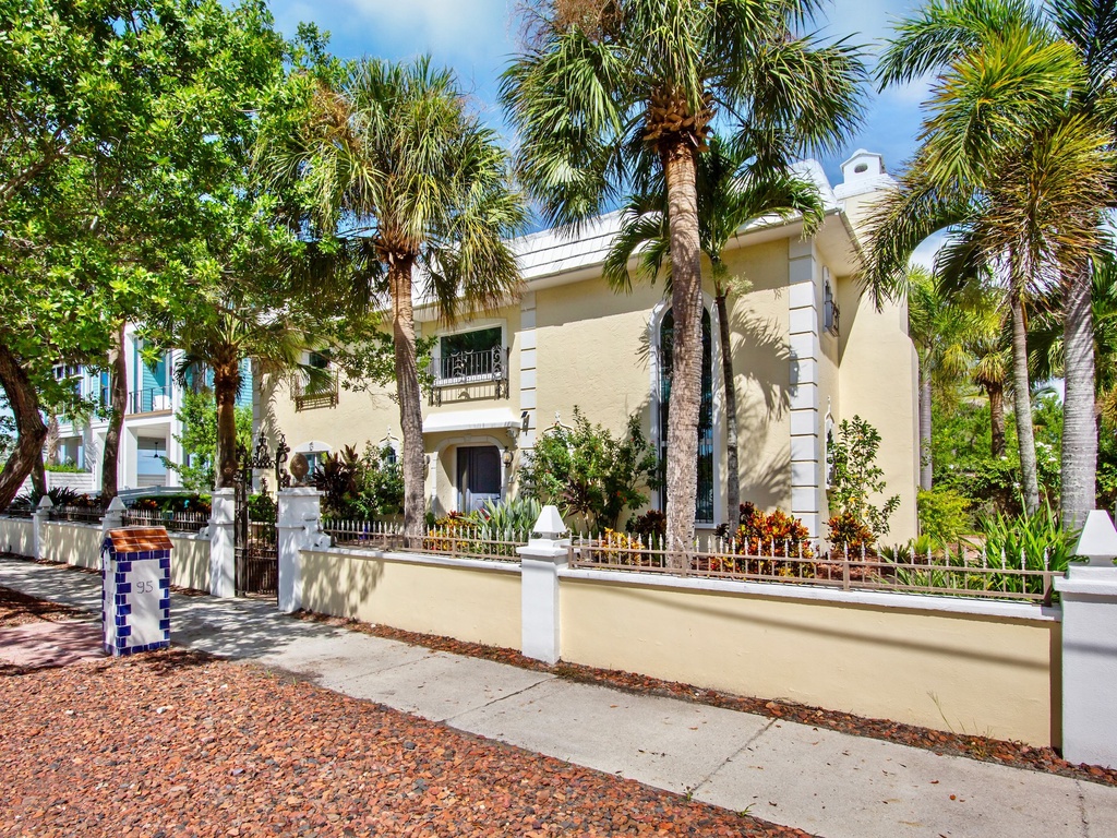 Casa Siesta by Siesta Key Luxury Rental Properties