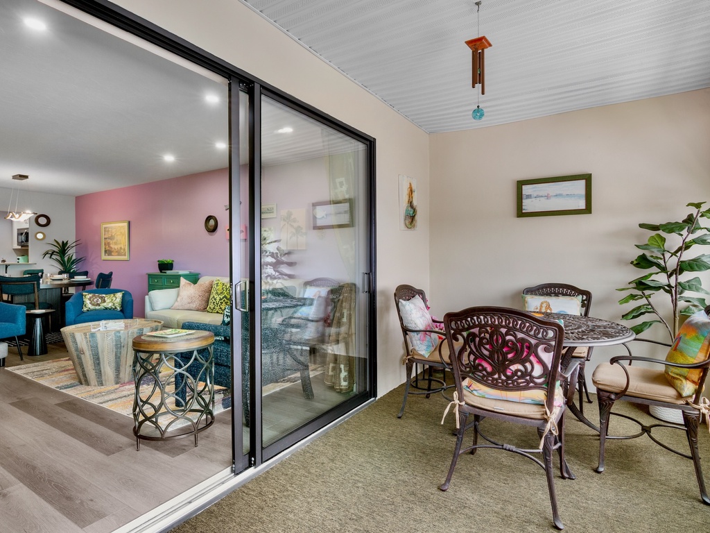 Screened Lanai with Dining Area