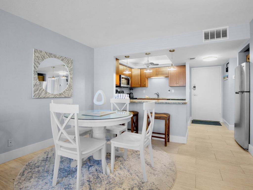 Harbor Towers Unit 212 by Tropical Sands Accommodations