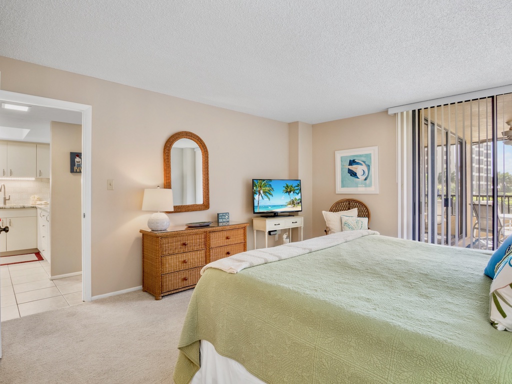 Gulf and Bay Club D101 by Tropical Sands Accommodations