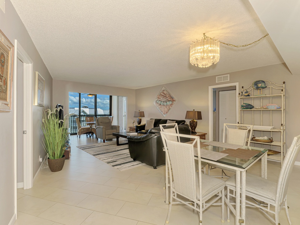 Open Concept Dining and Living Area