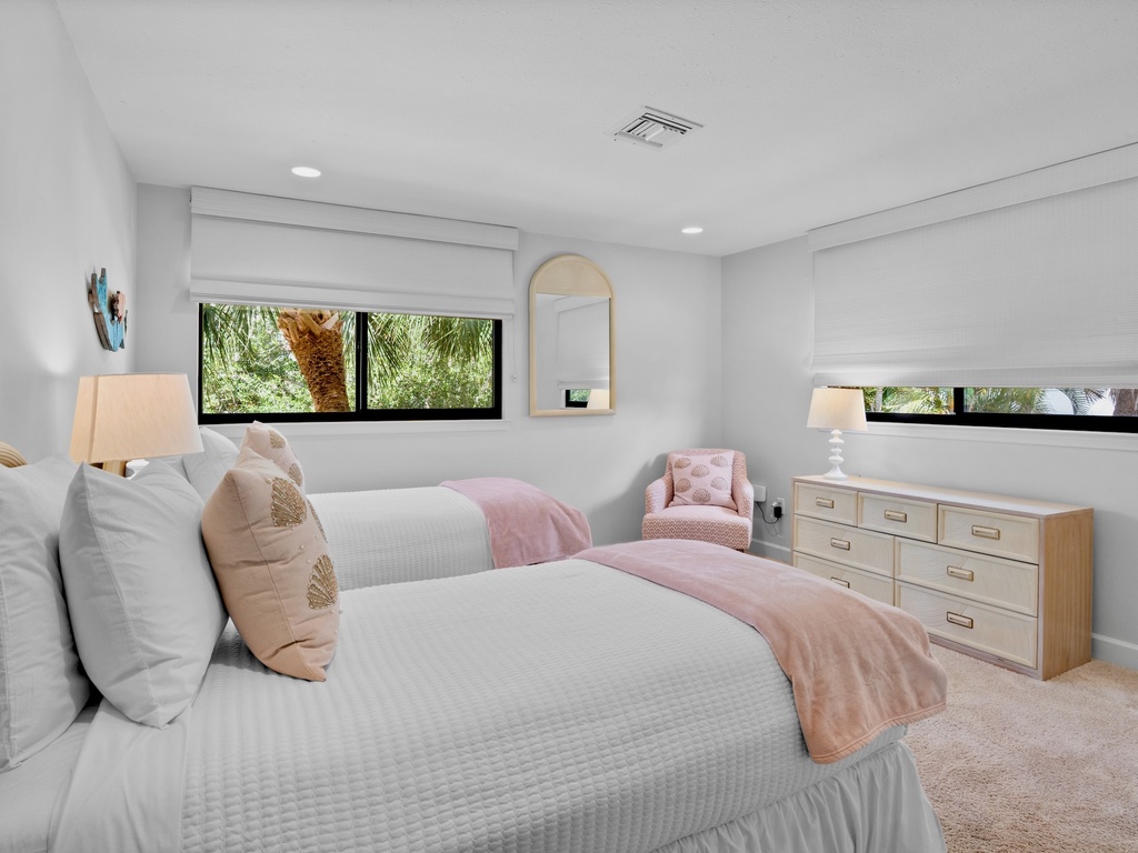 Third Bedroom (2nd Floor), Two Twin beds