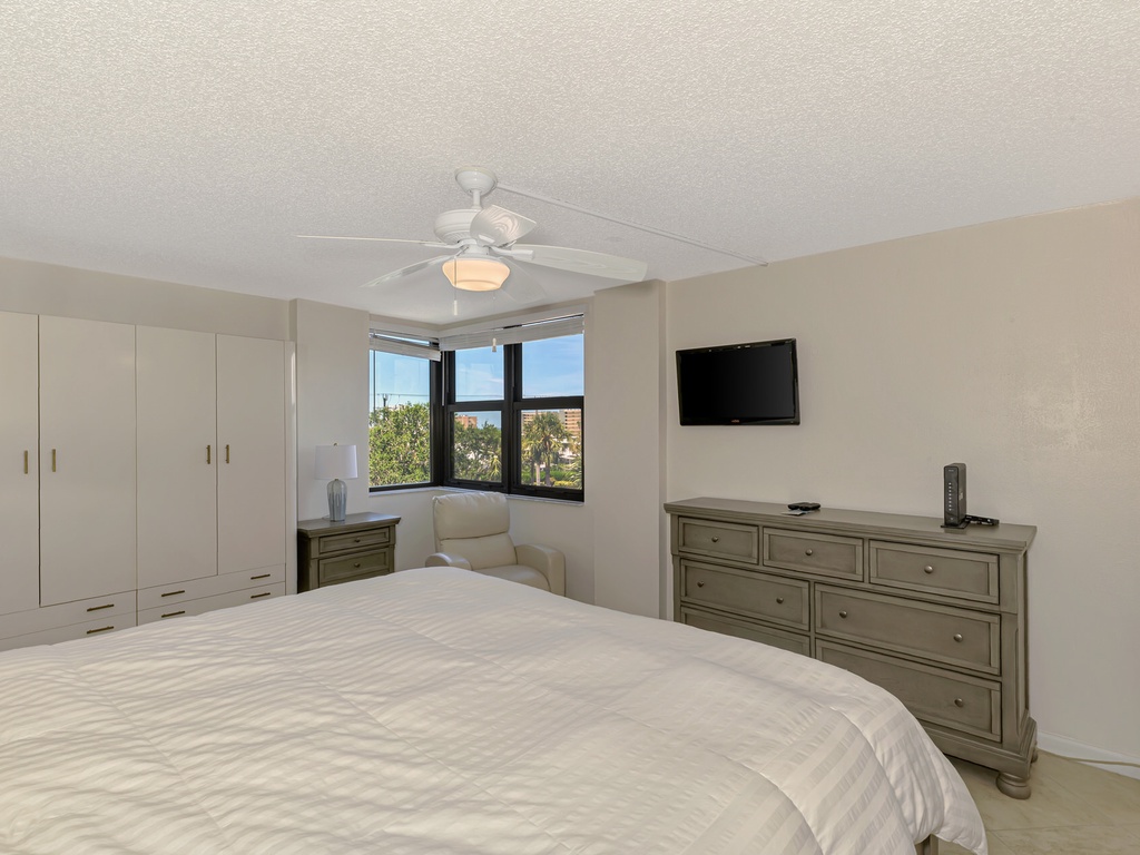Primary Bedroom, King
