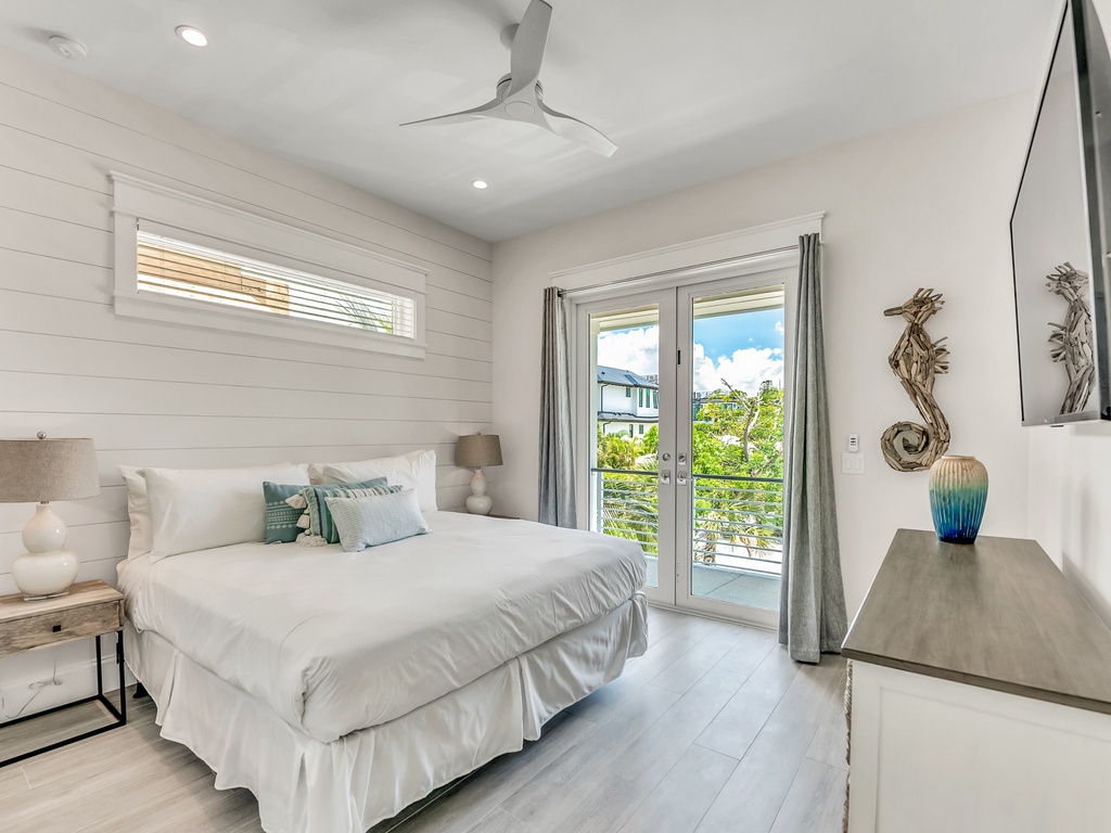 Fifth Bedroom, 2nd floor - King