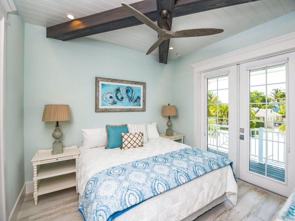 Sixth Bedroom (2nd floor), King bed