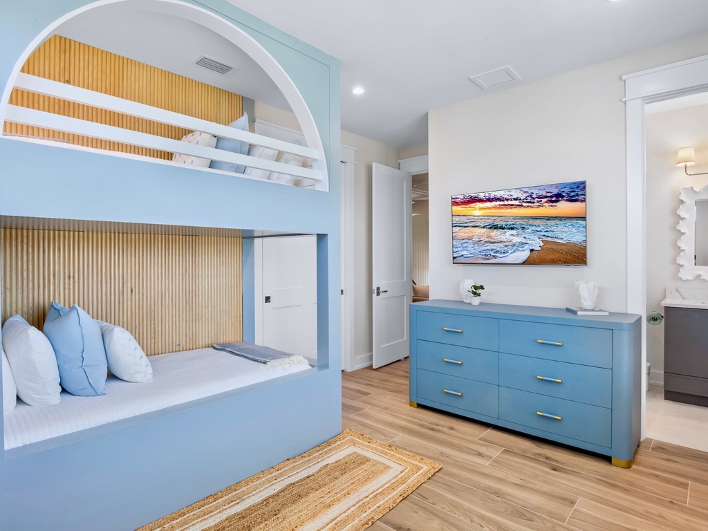 Sixth Bedroom, Twin/Twin Bunk