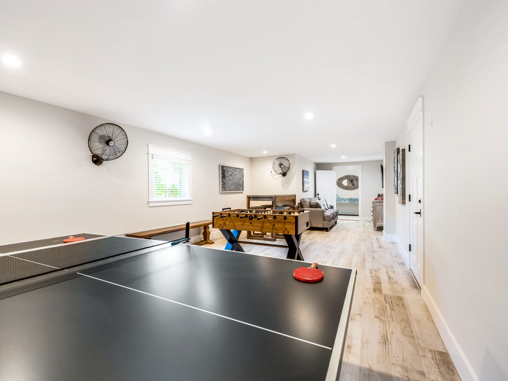 Game Room - Ping Pong & Foosball