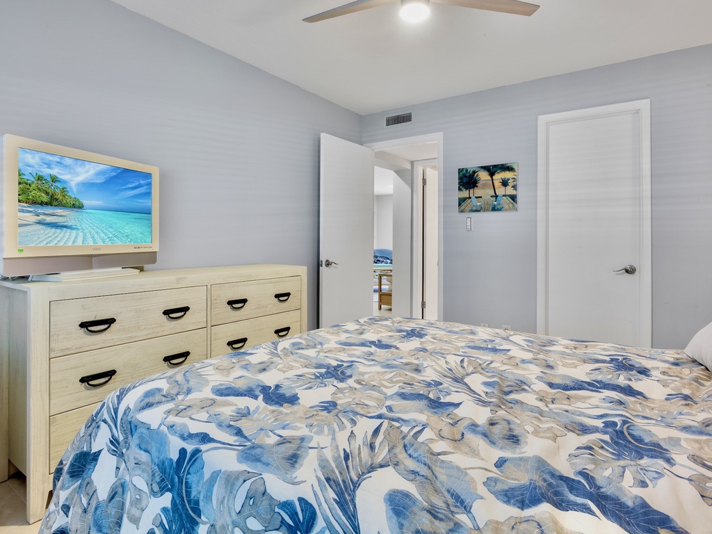 Sunset Royale 208 by Tropical Sands Accommodations
