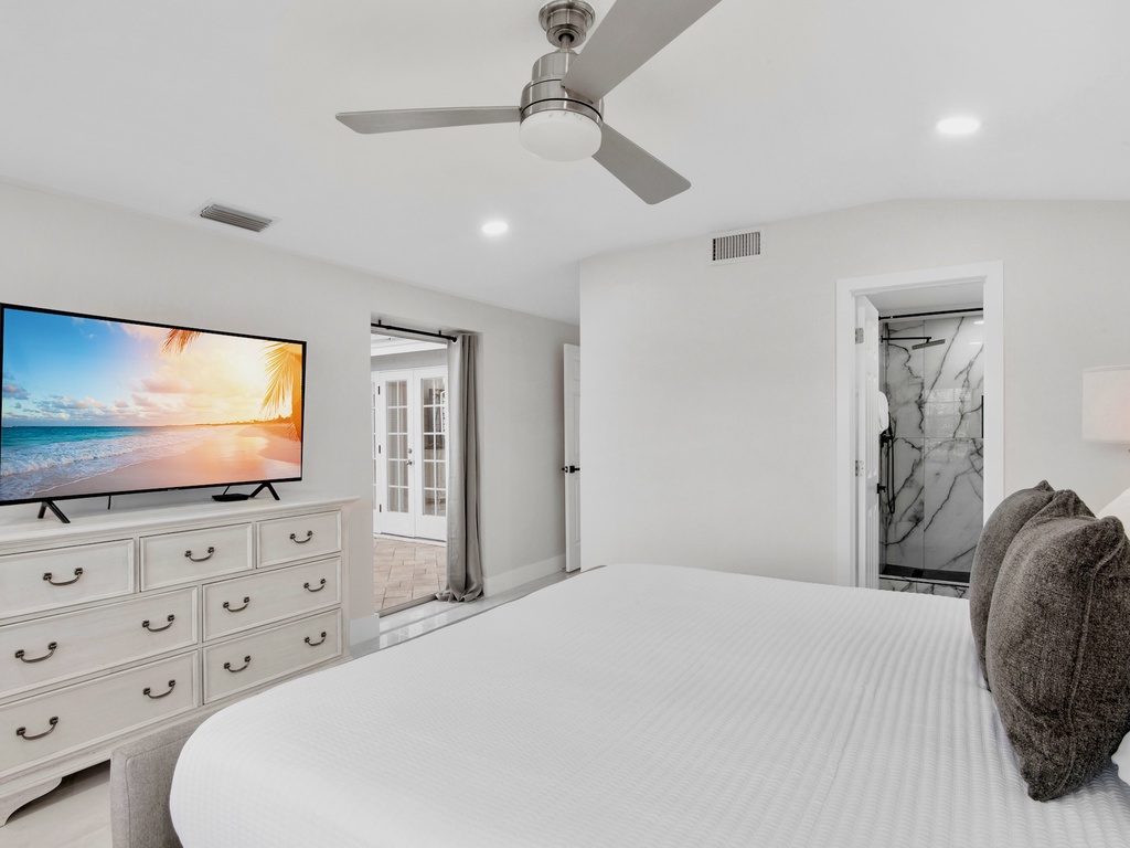 Second Bedroom - King